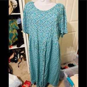 Plus size woman’s dress 3x w/pockets